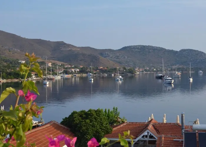 Beyaz Iskele & Restaurant Selimiye (Aegean)