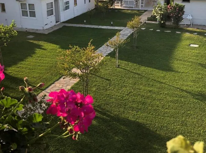 Beyaz Iskele & Restaurant Selimiye (Aegean)
