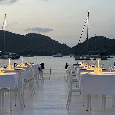 Beyaz Iskele & Restaurant Отель Селемие