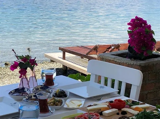 Отель Beyaz Iskele & Restaurant 5*